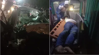 टक्कर से कार के परखच्चे उड़ गए।