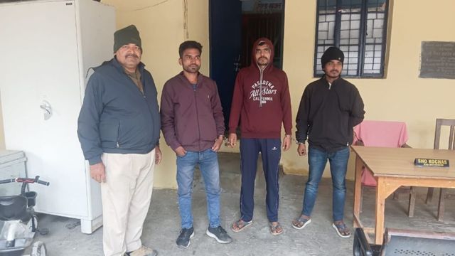 रोहतास  में दिनदहाड़े पिकअप लूटने वाले तीन आरोपियों को किा गिरफ्तार, ग्रामीणों की मदद और डायल 112 से चालक बचा
