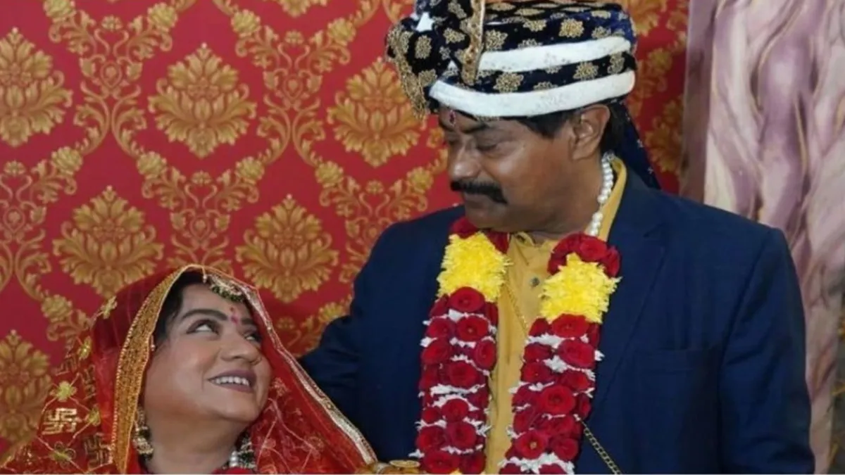 'हमाई पार्टी में कार्यकर्ताओं की कमी, एक लुगाई और लै गओ...' दीपक जोशी की शादी पर कांग्रेस नेता मुकेश नायक का बयान वायरल