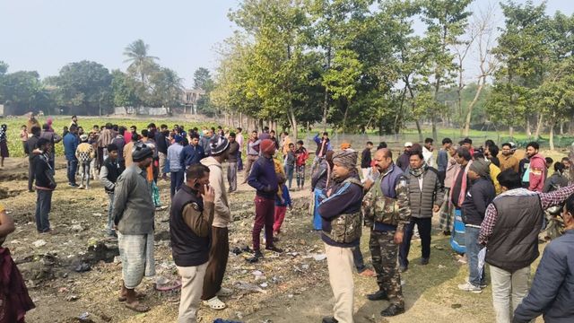 साहिबगंज में ग्रामीणों ने रोका कब्रिस्तान घेराबंदी का काम, थाना प्रभारी ने कागजात समेत दोनों पक्षों को बुलाया थाने