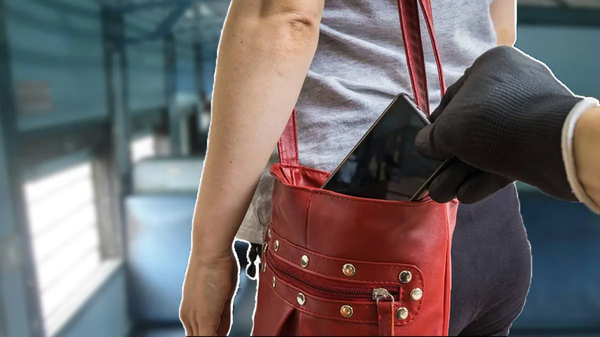 हाजीपुर: टाटा-थावे ट्रेन से 5.35 लाख रुपये का सामान गायब, शिकायत के बाद शुरू हुई खोजबीन
