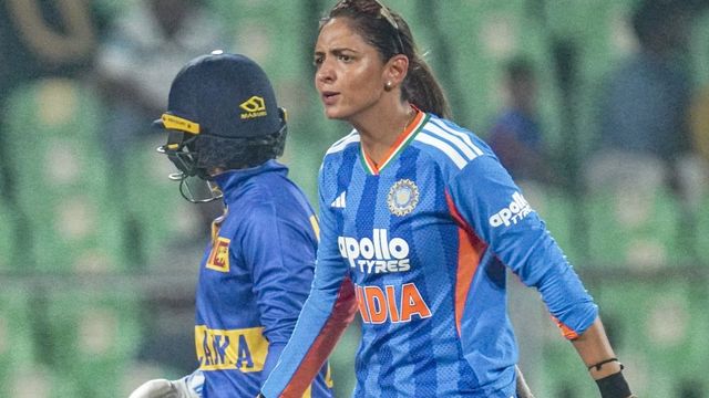 IND W vs SL W: आखिरी ओवर में क्यों आगबबूला हुईं कप्तान हरमनप्रीत कौर? मैच के बाद खुद किया खुलासा
