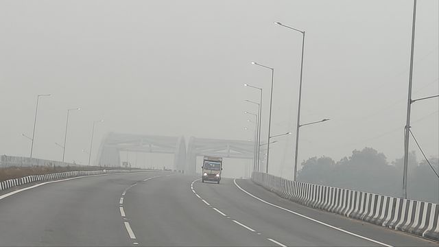 रायबरेली में तापमान में गिरावट से बढ़ी ठिठुरन, कोहरे में दृश्यता भी घटी