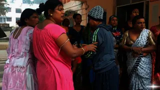 झड़प के दौरान जुटे किन्नर। फाइल फोटो