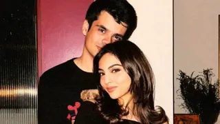 कांग्रेस नेता प्रियंका गांधी, उनके बेटे रेहान वाड्रा अपनी गर्लफ्रेंड अवीवा बेग के साथ। फाइल फोटो