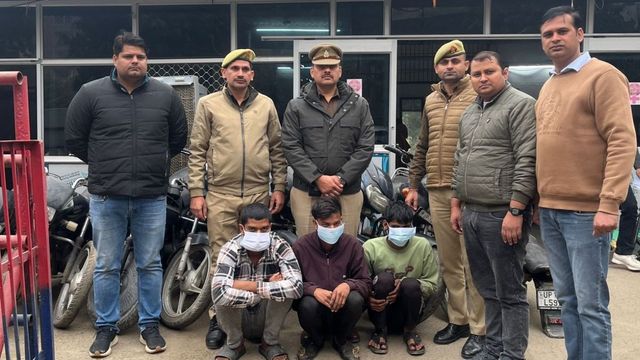 नोएडा से बाइक चुराकर बदायूं में बेचने वाला गैंग का पर्दाफाश, 9 चोरी की बाइक बरामद; तीन गिरफ्तार
