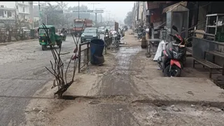 दैनिक जागरण की पड़ताल में खुली पोल, 42 करोड़ के प्रोजेक्ट में कैसे हुआ गोलमाल? सड़क की हालत देख हर कोई हैरान