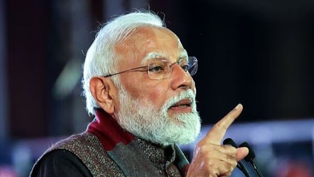 देशभर में नए साल 2026 का धूमधाम से स्वागत, PM मोदी ने दी शुभकामनाएं; लिखा पोस्ट