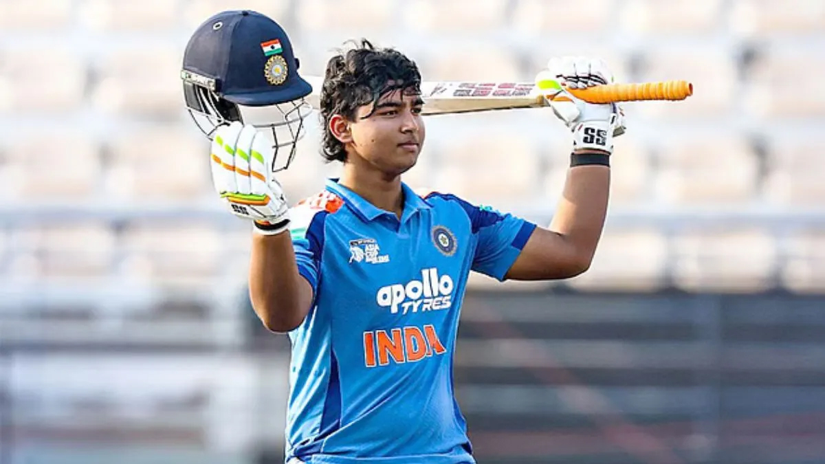 Vaibhav Suryavanshi: बिना 100 गेंद खेले, शतकों से कीर्तिमान बना रहा ब‍िहार  का वैभव; देखि‍ये र‍िकॉर्ड - bihars vaibhav suryavanshi century king  aggressive batting