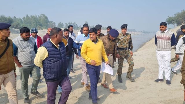 कोसी-मेची लिंक परियोजना का DM ने किया निरीक्षण, इंजीनियरों को दिया दिशा-निर्देश