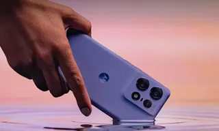 Motorola Edge 50 Pro पर भारी डिस्काउंट मिल रहा है।