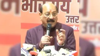 प्रदेश भाजपा मुख्यालय में पत्रकारों से बातचीत करते कैबिनेट मंत्री सुबोध उनियाल। जागरण