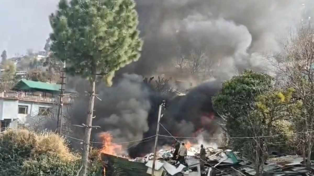 चमोली : सेना के कैंप के पास लगी भीषण आग