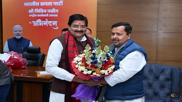 भाजपा के राष्ट्रीय कार्यकारी अध्यक्ष से धनबाद के विधायक ने की मुलाकात, धनबाद में तेज हुई राजनीतिक फुसफुसाहट
