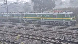 डीआरएम ने किया इंजनों का निरीक्षण। (जागरण)