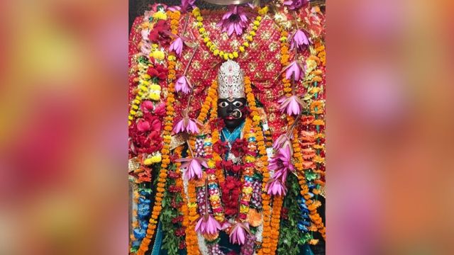मीरजापुर में मवैया देवी मंदिर का होगा सुंदरीकरण, 79.64 लाख की मिली स्वीकृति
