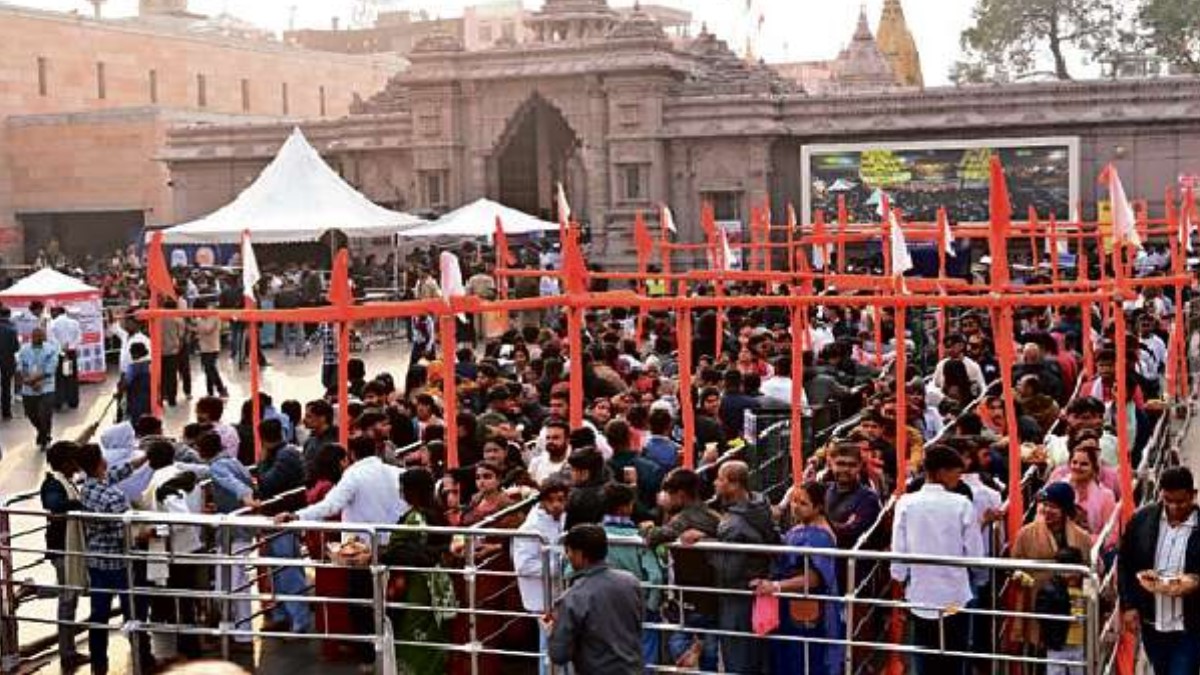 VIDEO : काशी विश्वनाथ धाम में रिकॉर्ड तोड़ श्रद्धालु, 2025 में 7.26 करोड़ से अधिक ने किए दर्शन, गोवा और श‍िमला का र‍िकार्ड पीछे छूटा
