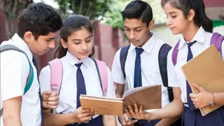 दिल्ली में स्कूल से बाहर रह गए छात्रों को वापस लाने की पहल। फाइल फोटो