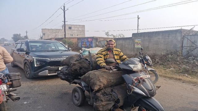 सावधान! धनबाद में कोयला चोरी की रफ्तार बनी जानलेवा, बाइक की टक्कर से दो युवक गंभीर
