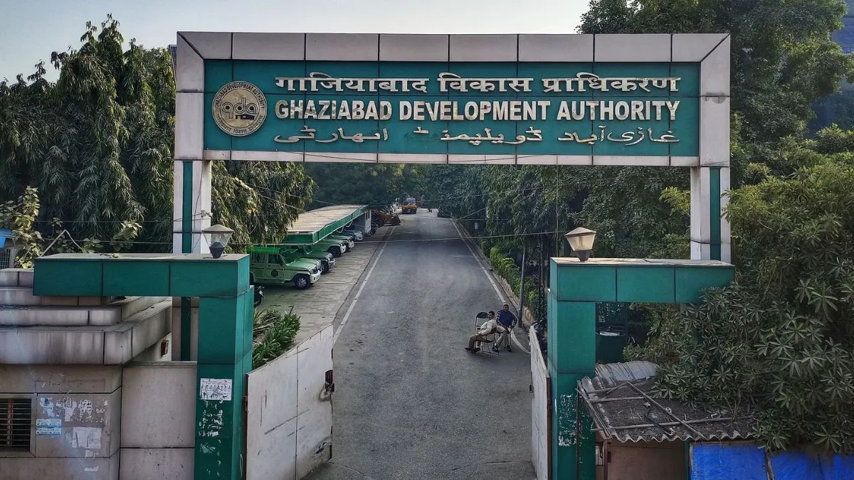 गाजियाबाद में प्राधिकरण की AI तकनीक से अवैध निर्माण पर नहीं कसा शिकंजा, जेई और सुपरवाइजर बेपरवाह
