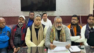 पत्रकारों को संबोधित करते केंद्रीय मंत्री गिरिराज सिंंह। जागरण