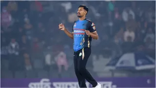 रहमान के 400 विकेट पूरे।
