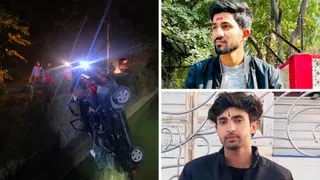 मोहम्मदपुर झाल पर गंगनहर में समाई कार को निकालती क्रेन। वहीं हादसे में दो दोस्त सौरभ शर्मा और आयुष शर्मा की मौके पर ही मौत हो गई।