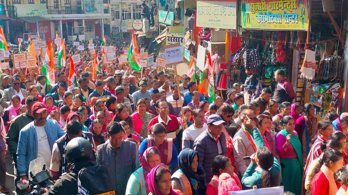 अंकिता हत्याकांड: धामी सरकार के खिलाफ कांग्रेस का हल्लाबोल, द्वाराहाट में उमड़ा कांग्रेसियों का रेला