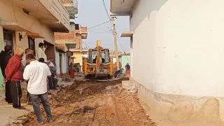 केरेडारी प्रखंड में अतिक्रमण और गंदगी की समस्या से निजात दिलाने के लिए उप प्रमुख अमेरिका महतो ने सराहनीय पहल की है।