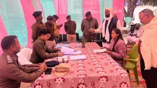 एसपी शुभम आर्य के जनता दरबार में छलका दर्द, घूस-गबन और जाम का उठा मुद्दा