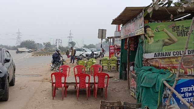 वाराणसी-गोरखपुर फोरलेन के किनारे से हटेगा अतिक्रमण, एक सप्ताह के अल्टीमेटम से दुकानदारों में मची खलबली
