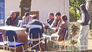धर्मशाला कॉलेज में जांच कमेटी के सदस्य छात्रा के बयान दर्ज करते हुए।