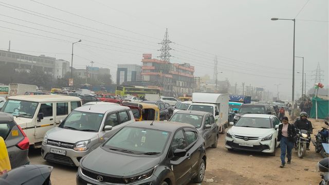 अंडरपास में कारों पर क्यों हुई पत्थरों की बारिश? जांच में जुटा NHAI; गुरुग्राम के इन मार्गों पर लगा भीषण जाम
