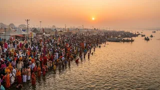 Magh Mela 2026: संगम की लहरों के साथ-साथ प्रयागराज में और क्या कुछ है खास? (Image Source: AI-Generated)