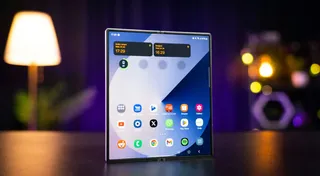 Samsung Display ने अपने क्रीज-फ्री डिस्प्ले को शोकेस किया। Photo- Galaxy Z Fold6/UnSplash.