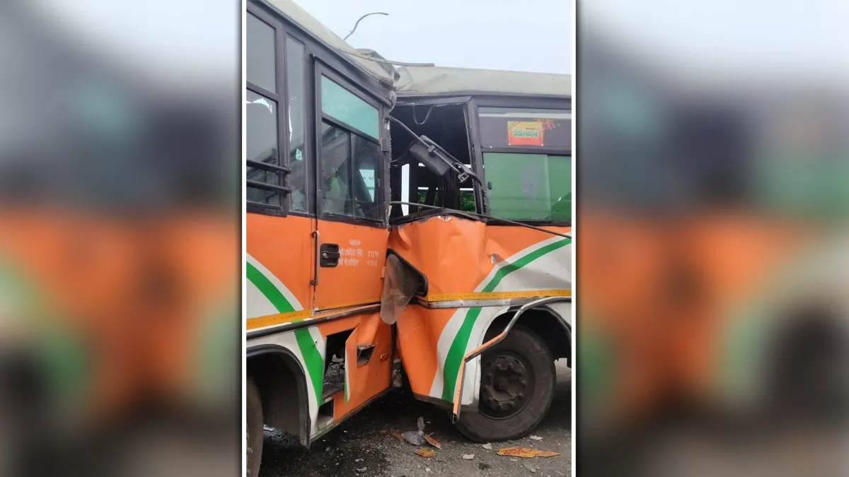 शाहजहांपुर में सड़क हादसा: आमने-सामने टकराईं दो रोडवेज बसें, मां-बेटे समेत 6 लोग घायल