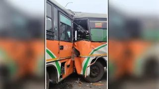 आपस में टकराईं रोडवेज बसें