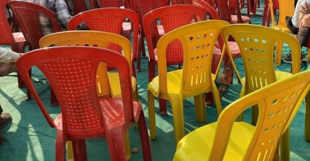 इटावा में भागवत पंडाल में नशे में दबंगों ने दिखाई दबंगई, जमकर काटा बवाल, जबरन व्यास गद्दी पर बैठने लगे
