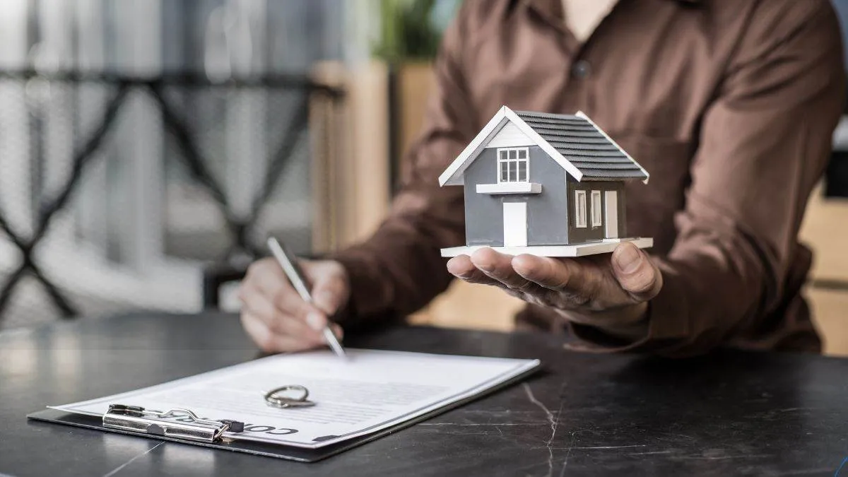 ब्रिटेन में आर्थिक मजबूती की मिसाल बने भारतीय: अध्ययन
