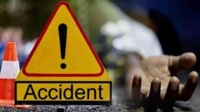 Buxar News: सोनवर्षा में एनएच-319 पर टमाटर लदे ट्रक की टक्कर, चालक-खलासी की दर्दनाक मौत
