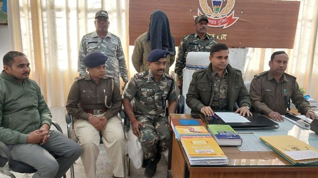 प्रेम के जाल में फंसाकर बलात्कार किया और अश्लील वीडियो बनाया, उड़ीसा के आरोपी को पलामू पुलिस ने धर दबोचा
