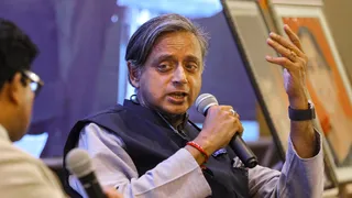 शशि थरूर ने मादुरो की गिरफ्तारी पर उठाए सवाल (फाइल फोटो)