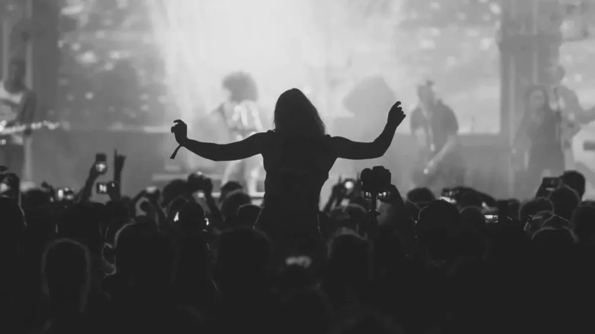 जब म्यूजिक ने रोकी थी बड़ी जंग, इस सिंगर ने गाना गाकर बचाई थी लोगों की जान!
