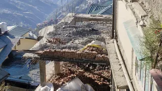 शिमला के संजौली में तोड़ी गई मस्जिद की तीसरी मंजिल। जागरण