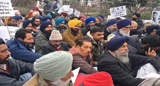 फाजिल्का में प्रदर्शन करते हुए अकाली वर्कर।