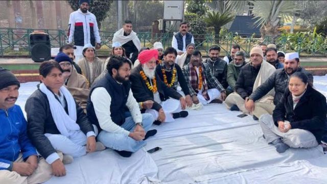 करनाल: मनरेगा का नाम बदलने के खिलाफ कांग्रेस का हल्लाबोल, एक दिवसीय उपवास रख जताया विरोध 
