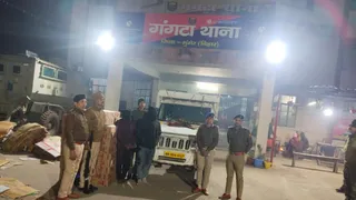 मुंगेर में पिकअप से 855 लीटर अंग्रेजी शराब बरामद