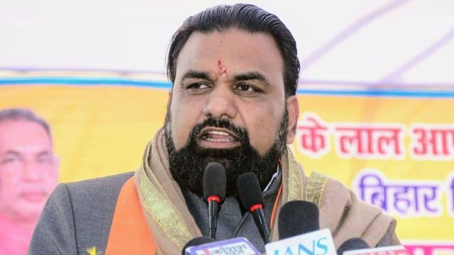 'युवाओं को बिहार में ही मिलेगा रोजगार', डिप्टी सीएम सम्राट चौधरी ने अपराधियों को भी दी चेतावनी
