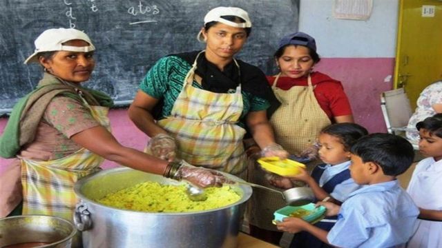 करनाल में मिड डे मील वर्करों का हल्लाबोल, 12 जनवरी को शिक्षा निदेशालय का घेराव; ये हैं मांगें