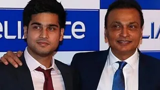 अनमाेल अंबानी और अनिल अंबानी।